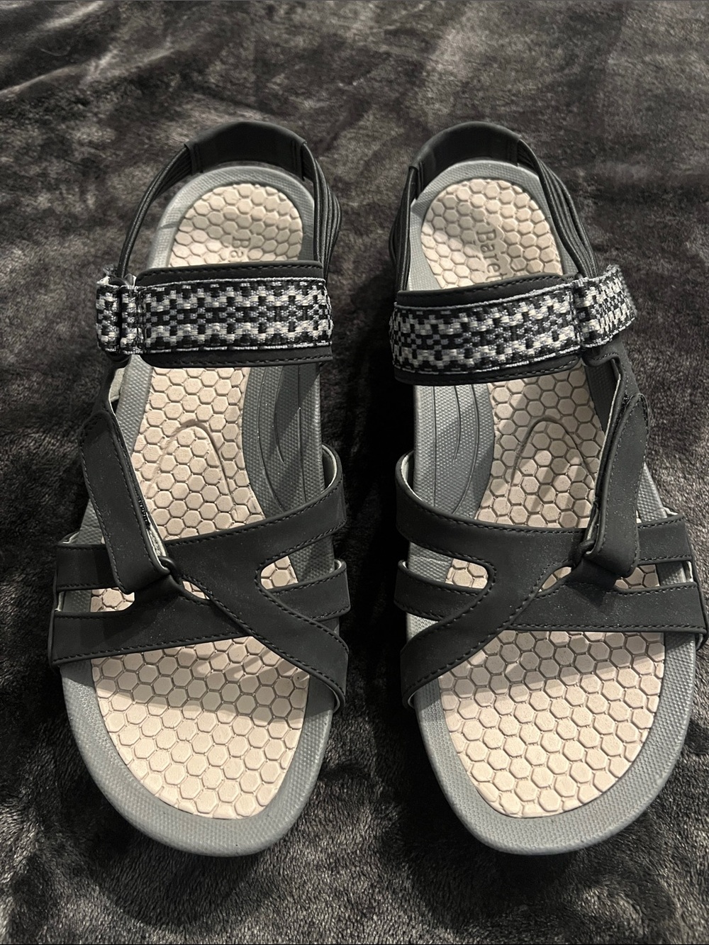 EUC BareTraps Black and Gray Womens Strappy Comfort Sandals